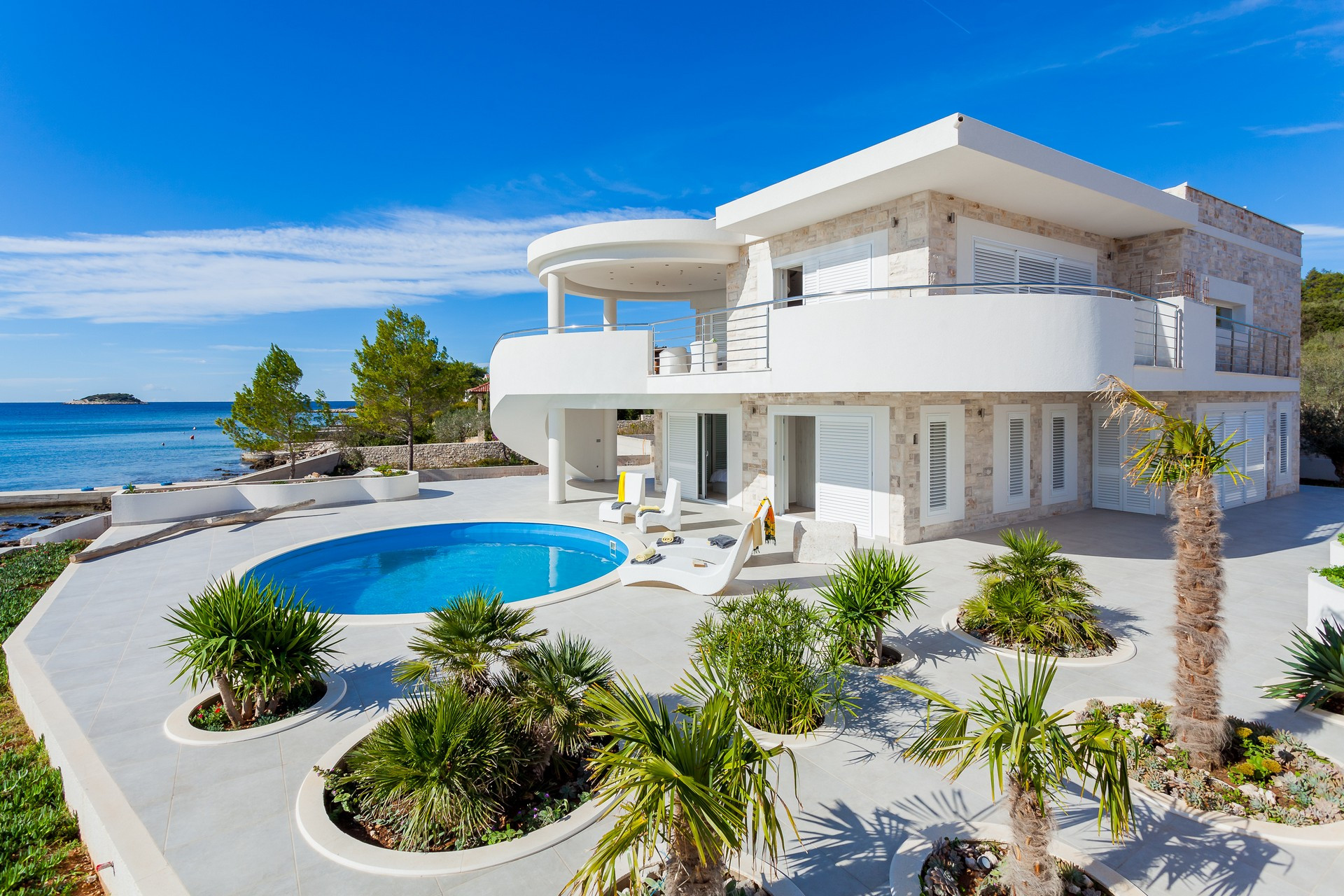 Mansions for Sale in Jumeirah Islands